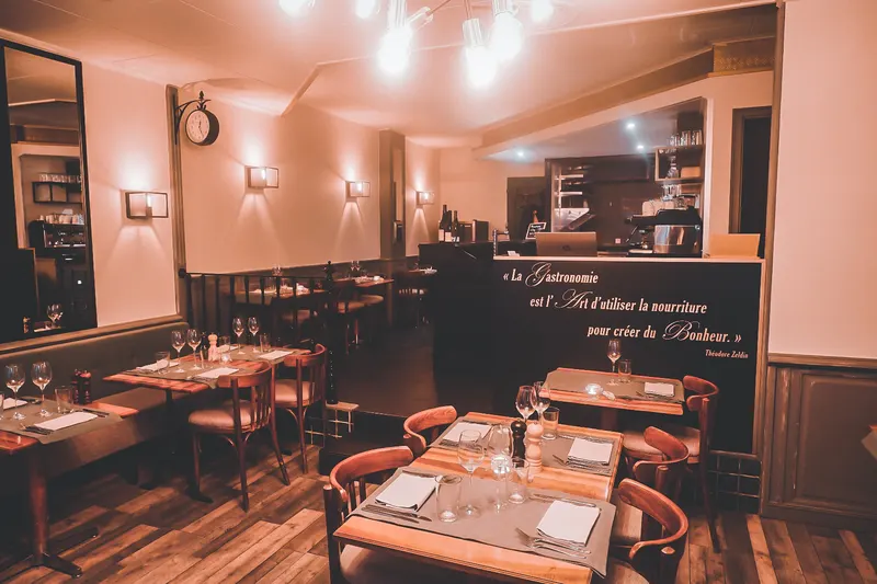 Le Bistro