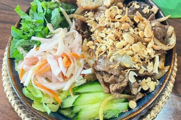 Wok Việt Nam